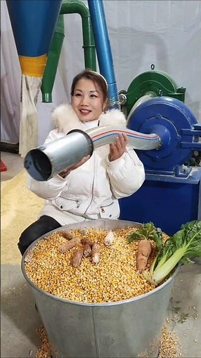 A super suction universal grain crusher with excellent visual demonstration of its effectiveness
