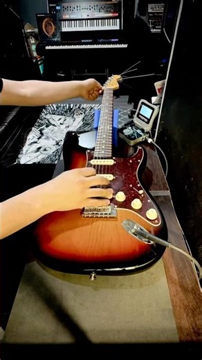 Maintenance Guitar Day ‪@fender‬ Stratocaster