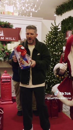Teamed up with Santa at @Macy’s to spread some holiday cheer. He came with gifts and I brought the bars! Macy's Top 13 Gifts of Christmas freestyle! #MacysPartner