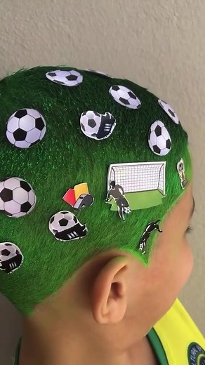 Ideias de Cabelo Maluco para Meninos Apaixonados por Futebol