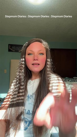 And to be clear we aren’t talking about kids dismissing PARENTS WHO HAVE ABUSED THEM. Never talking about abuse or victim blaming. So now that we have that out of the way, we can open a clear discussion on parental alienation and what an average teen acts like vs what an alienated teen acts like ONLY IN DIVORCED SITUATIONS. Not talking about kids who live with both parents still. #stepmom #stepmomsoftiktok #bonusmom #bonusmomlife #parentalalienation