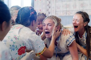 Florence Pugh reflects on the ‘awkward’ Midsommar crying scene