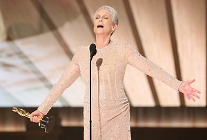 Oscars Upset! Jamie Lee Curtis Wins Best Supporting Actress Over Frontrunner Angela Bassett - TVLine