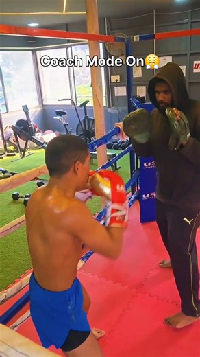 pad work off the day 😤 #boxing #mma #vairal #shorts #video #combatsport #youtube #reel #boxer 😅🔥♥️