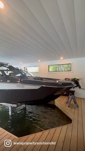 We call this “maintenance at its finest” Crews spent the afternoon adding some sparkle and shine to every inch of our clients boathouse and boats. •vacuum interior ceiling and walls •washed and cleaned interior & exterior boathouse doors •washed ceilings & walls of interior •cleaned exterior & soffit •cleaned, washed and vacuumed boats & sea-doo’s •sprayed for insects and spiders #portcarling #portsandfield #lewispropertysolutionsltd #boathouse #lakeside #dockside #maintenance #fullservice #mint