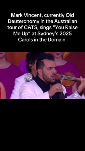 Mark Vincent sings 'You Raise Me Up' at Sydney Carols