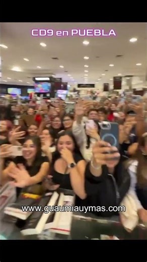CD9 en Puebla México firmando discos a fans CODERS #CD9 #Puebla #Mexico #Coders #frimasdiscos