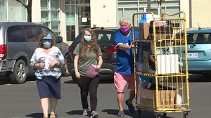 ‘Feels nice’: Students begin moving in to St. Lawrence College’s Kingston campus - Kingston | Globalnews.ca