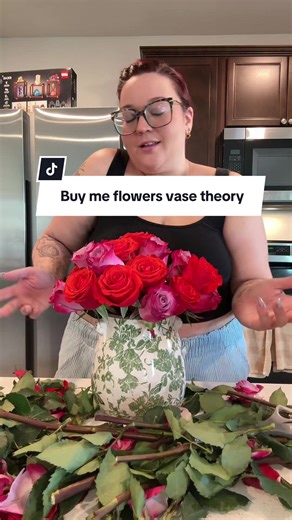 The “Buy me flowers vase” theory? Works like a GD charm every week 🌹🌹🌹🌹 #flowers #flowervase #roses #kitchenflowers #flowerbouquets