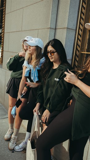 July Digital Studio - Social Media Agency on Instagram: "looking for a way to add some spice to your hooks? try this visual hook 🤩 [social media agency, marketing agency, social media tips, content creation, design, social media tips for business] #socialmediaagency #wellnessmarketing #cpgmarketing #socialmediatips"