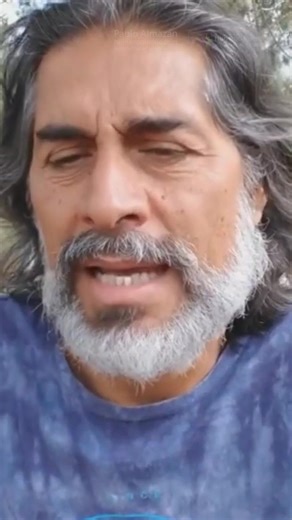 ¿CONOCES A PABLO ALMAZÁN? Es el creador, junto a Lucrecia Bianchi, de Humano Puente (humanopuente.com), un centro de consciencia que ha alcanzado dimensiones globales por los resultados de lo que propone. Es autor de 9 libros sobre un nueva lógica llamada Bioexistencia Consciente en los que se muestra que toda dolencia, falta o incomodidad de la vida no es más que un código encriptado de historias muy puntuales que, lo que pretenden, es ser vistas y resueltas para devolver a cada ser humano su m