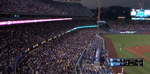 Earthquake strikes during Padres-Dodgers game