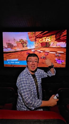 Probando Crash Team Racing un pantalla de 1,100" 👀 | Phillip Chu Joy