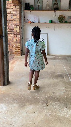 moldmodels (@moldmodels)’s videos with Pretty Girls Walk - Big Boss Vette