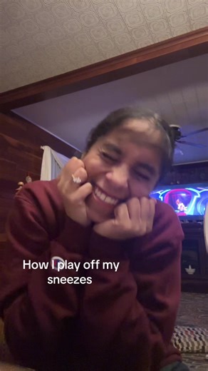 ariahfart (@ariah1293)’s video of play sneeze