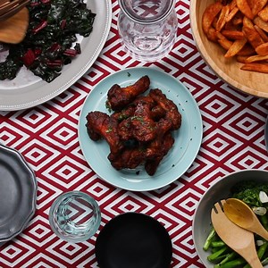 These berebere-spiced chicken wings are a new flavour you won't regret trying! 😋 RECIPE: https://tasty.co/recipe/berbere-spice-chicken-wings | Tasty UK