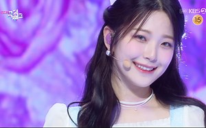 fromis_9 - 'Feel My Rhythm' Music Bank 4K 舞台