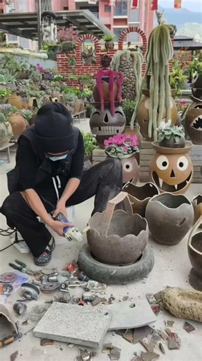 Recycling Idea: Turning an Old Jar into a Beautiful Flower Pot 🌸