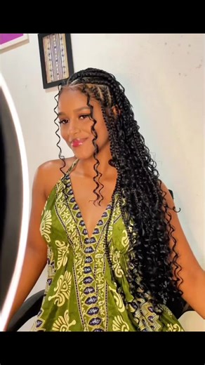 Boho curl ገብቷል🔥🔥📍 አድራሻ 22 ጎላጉል አደባባዩ ጋ የመገናኛ taxi መያዣ ጫፍ ላይ የ አብ ህንፃ ከ lift አጠገብ ባለዉ ደረጃ 1ኛ ፎቅ እንደወጣቹ ፊትለፊት ያለው Desplay ላይ #yetembeauty #bohobraids #humanhairwig #fyppppppppppppppppppppppp #እግዚአብሔር_መልካም_ነው