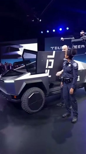 The Police Vehicle That Rebuilt Itself in Front of the Crowd#ModularResponse #RapidReconfig #tesla