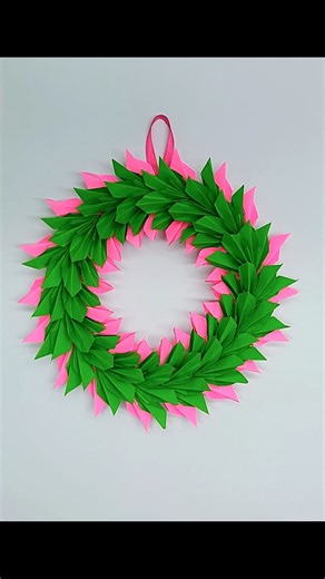 christmas wreath making craft for holiday decorations ❄️🎄 #christmas2025 #christmasdecor #christmas #papercraft #wreath | MNS Crafts