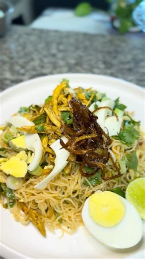 Burmese noodle salad