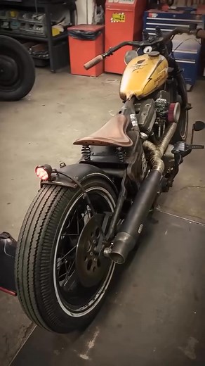 #1340 #1340evo #evo1340 #evolution #bobber #chopper #harley #harleybobber #harleychoppers #harleystyle #harleydavidson #springer #springerseat #springerfrontend #softail #KBC #kustomkulture #vintagemotorcycle | BobberCycle
