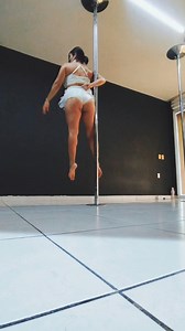 😱😱😱😱😱 #flexibility #poledance #halloweenparty #pole #polefitness | Pola Polet