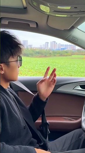 When Two Cars Meet On A Narrow Country Road, This Is How A Skilled Driver Handles The Situation.