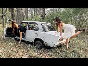 CAR STUCK || Ellie and Anastasia are stuck in the forest in wet ground