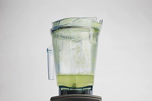 Spring is finally here! Let's kick off the season with some #springcleaning tips and tricks. Check out this clip for the best way to clean your Vitamix blender! 🌷 Find more Vitamix hacks here: https://www.vitamix.com/us/en_us/articles/top-tips-to-care-for-your-vitamix #vitamix #springcleaningtips #myvitamix #vitatricks | Vitamix