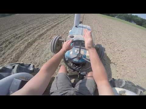 Planting Field Corn - IH 800 Planter
