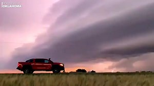 Time-lapse video shows lightning flashes in rolling clouds