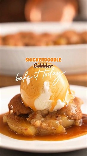 Snickerdoodle Cobbler is so easy to make with a cookie mix shortcut. Sweetly spiced and less time consuming than the classic fruit-filled dessert. | Easy Recipes