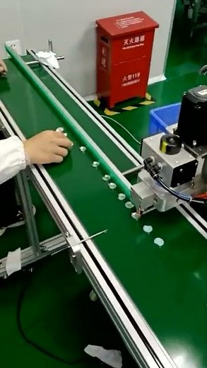 Automatic cosmetic filler manual feeding the jar bottle Single head auto filler