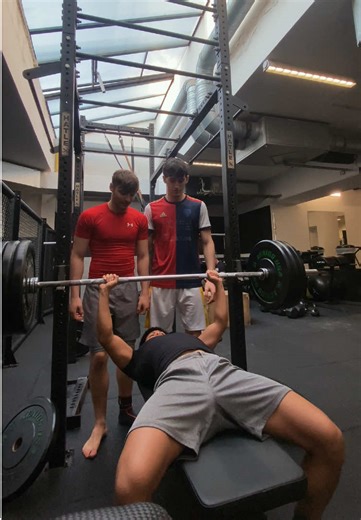 “Giorno 10 verso la UFC!!🥇 E voi quante volte a settimana vi allenate?” #boxing🥊 #mma #routine