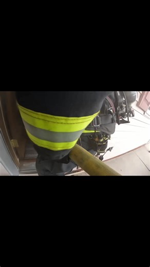 First Due Engine Structure Fire. #firetrucks #fdny #firetrucksresponding #fire #firefighter