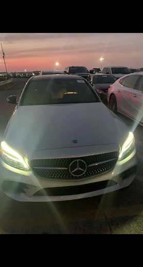 CreditQueen (@creditqueenmitchelle)’s videos with Money Man Perry - Money Man