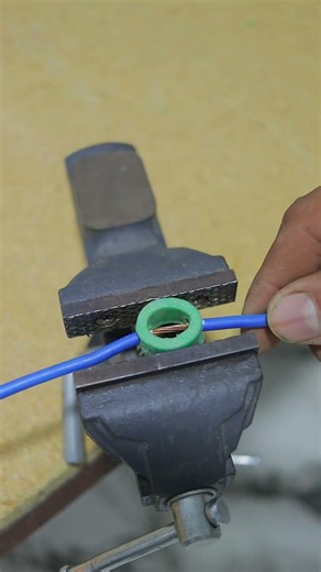 Electricians won't show you this! How can you easily insulate a wire without electrical tape?