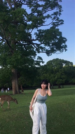 나시와 목걸이로 코디한 에이블리 옷, 사슴과 친해지기!