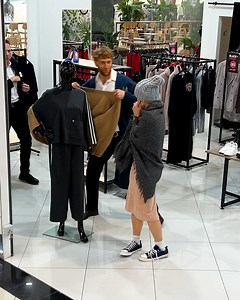 Poor looking woman in the store | Bored Panda Art