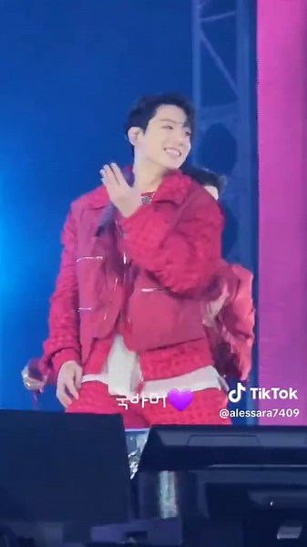 BTS DNA Performance Highlights Featuring Jungkook and J-Hope