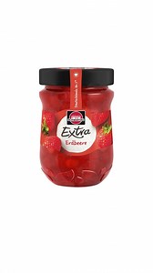*Hinweis: Unbezahlte Werbung ⚠️* Marmelade oder Konfitüre 🤔 was ist der unterschied? Marmelade wird aus Zitrusfrüchten hergestellt, während Konfitüre aus anderen Früchten besteht. Inhaltsstoffe: 340g Glas ⬇️ 170g Früchte 181,56g Zucker Erdbeeren Zitronensaftkonzentrat Geliermittel Pektin Im Video wurden die Inhaltsstoffe geschätzt, mit Ausnahme des Zuckergehalts. #gesundheit #zucker #vegan #ernährung #rezept #marmalade #fy #fypage | Onur Özbay