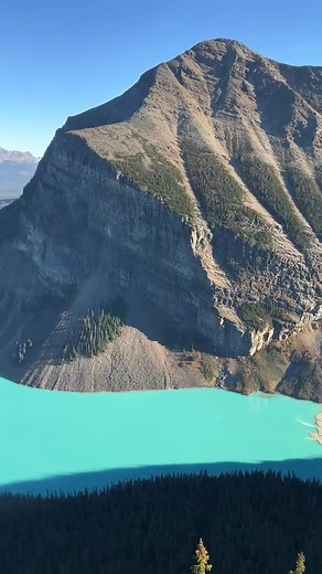 The jagged peaks and alpine lakes of Banff National Park fill 2,500 square miles of western Alberta. The area, which encompasses the towns of Banff and Lake Louise, along with three ski resorts and some of Canada’s most rugged backcountry terrain, is both surreal and irresistible. 🎥 @Phillip Gosek 📍 Banff, Canada #banff #visitcanada #travelcanada #traveltok #banffnationalpark #lakelouise