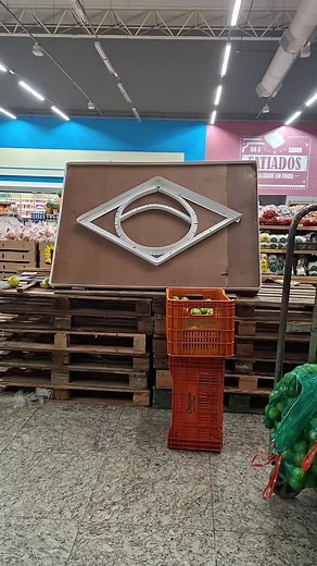 Bandeira do Brasil feita com frutas: exposição hortifruti criativa