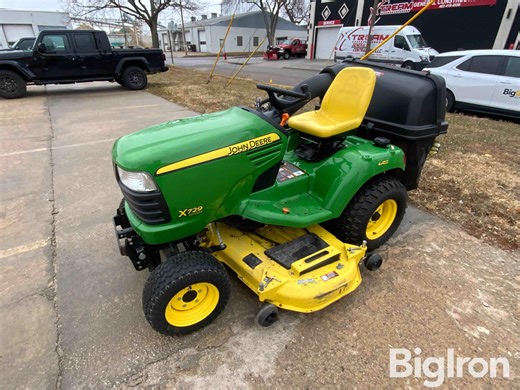 2012 John Deere X729 Ultimate 4x4 Lawn Tractor W/Bagger | Other