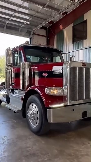 This Is The Future Of Trucking - Peterbilt 589🚛 #truck #trucklife #truckdriver #tractor #tractors #tractorlife #trucks #trucking | Bruce Wilson