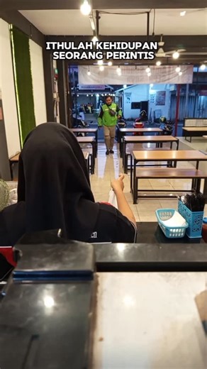 Muhammad Ali Wafa on Instagram: "Semua sdh di takar dan tak kan tertukar Tinggal gmna kita memaksimalkannya #pejuangrupiah #fypage #jemberbanget #fnb #fyp"