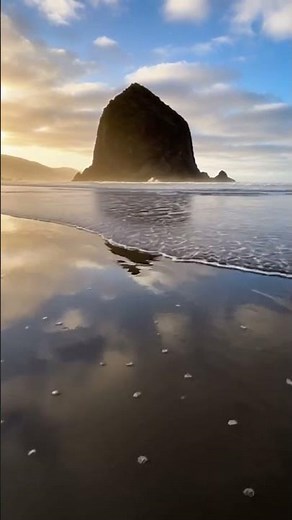 Majestic Haystack Rock in 4K | Oregon Coast’s Most Iconic Landmark at Cannon Beach