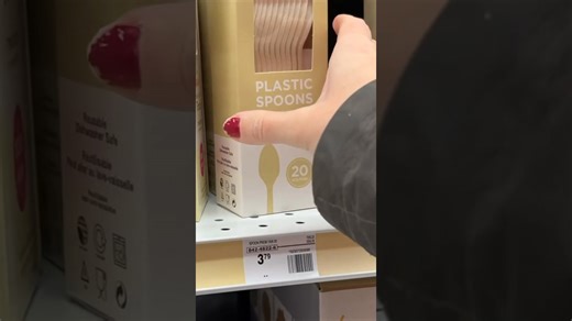 Grab some plastic spoons and Dollar Tree gems 🎄